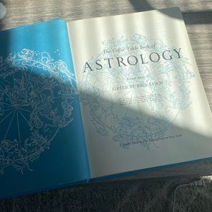 THE COFFEE TABLE BOOK OF ASTROLOGY